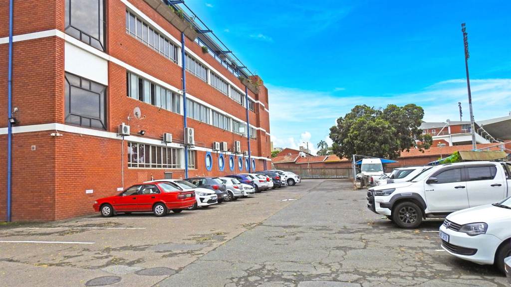 440  m² Office Space in Greyville photo number 28