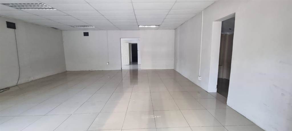 360  m² Commercial space in Pietermaritzburg Central photo number 7