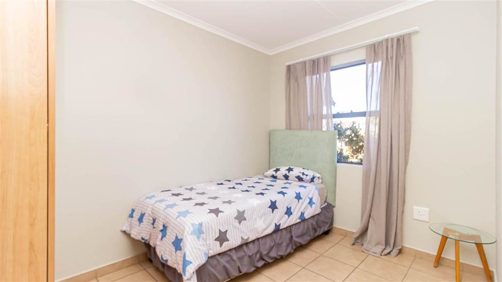 2 Bed Apartment in Glenvista photo number 27