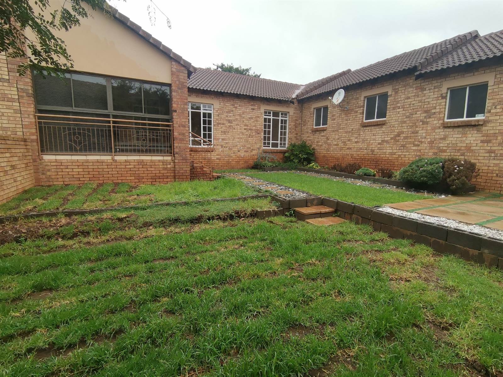 3 Bed Townhouse in Mooikloof Ridge photo number 19