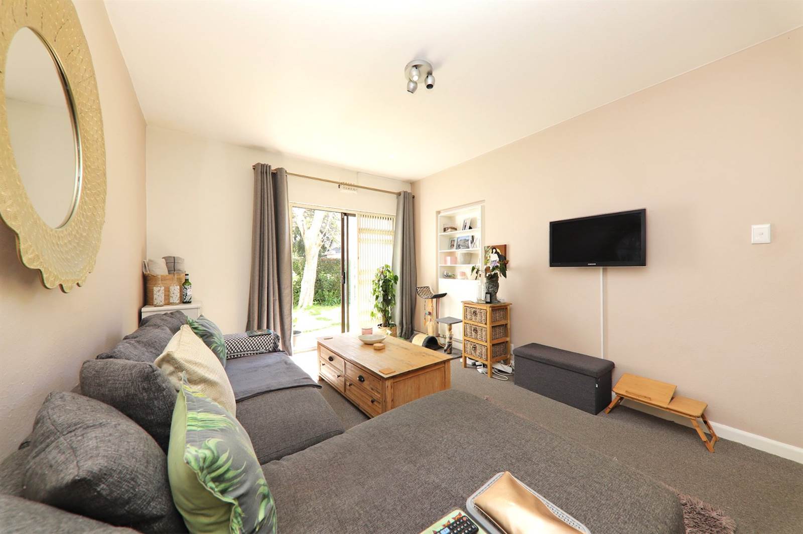 2 Bed Apartment in Kenilworth photo number 5