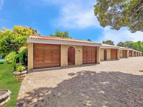 3 Bedroom Townhouse 3 Bedroom Townhouse