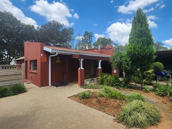 3 Bed House in Ehrlich Park