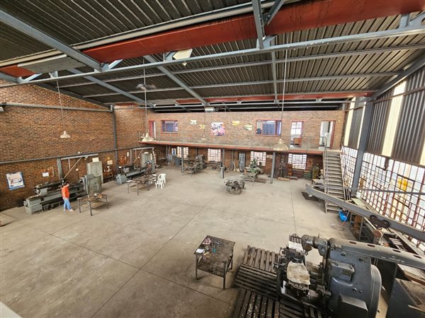705 m² Industrial space 705 m² Industrial space