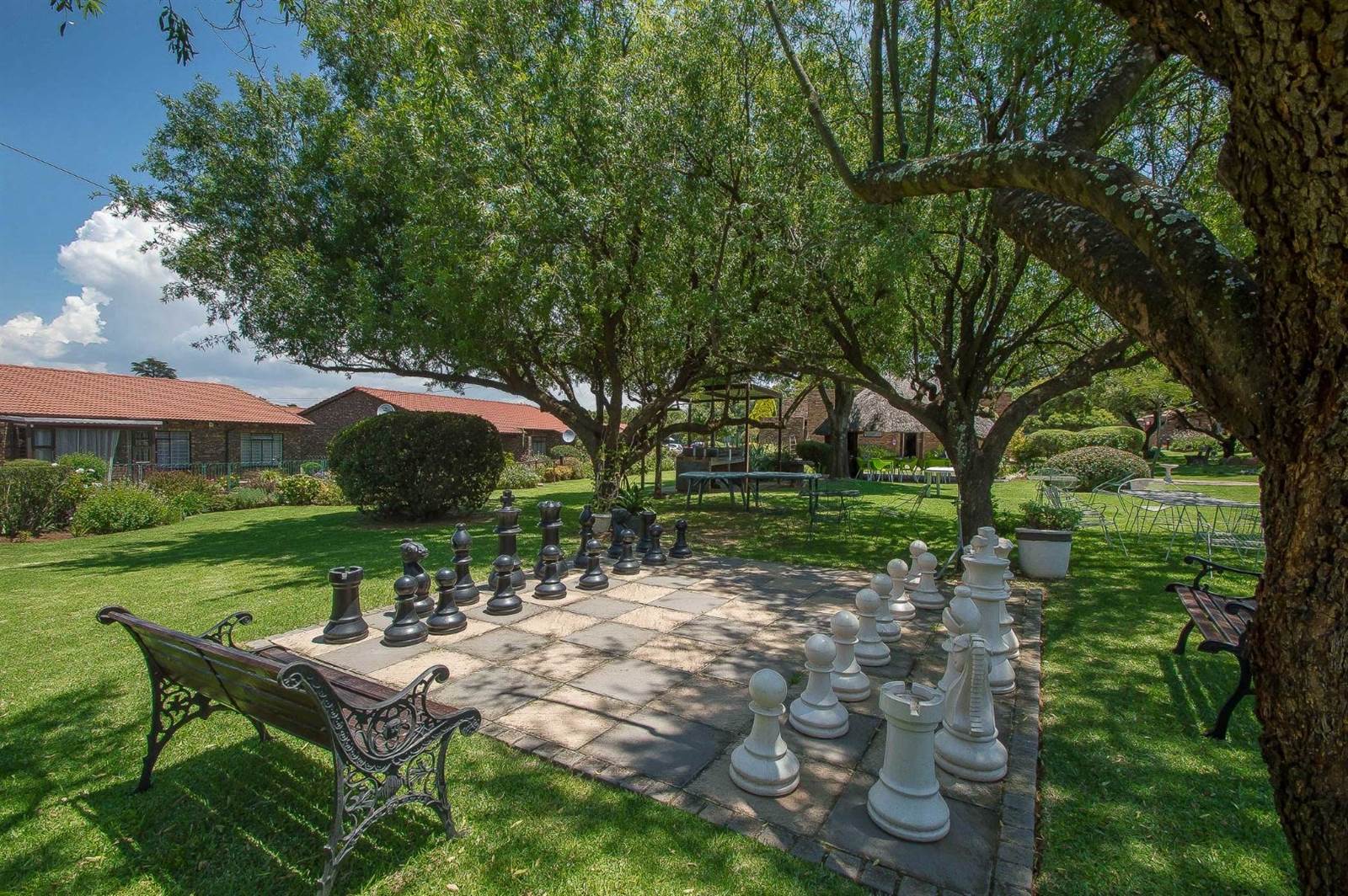 2 Bed Townhouse in Ontdekkers Park photo number 13
