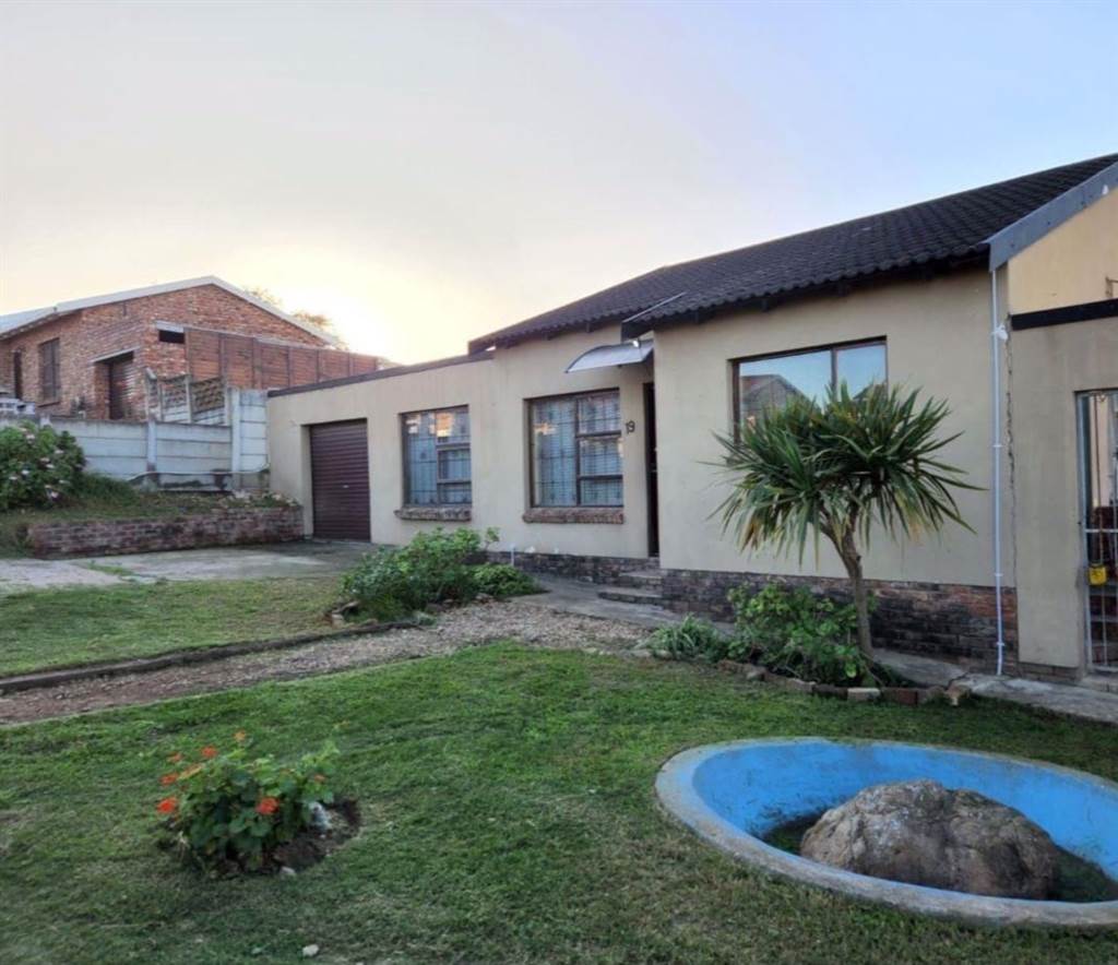 2 Bed House in Scheepers Heights photo number 1