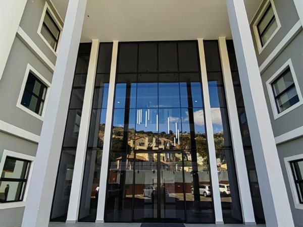 102  m² Commercial space in Roodepoort Central