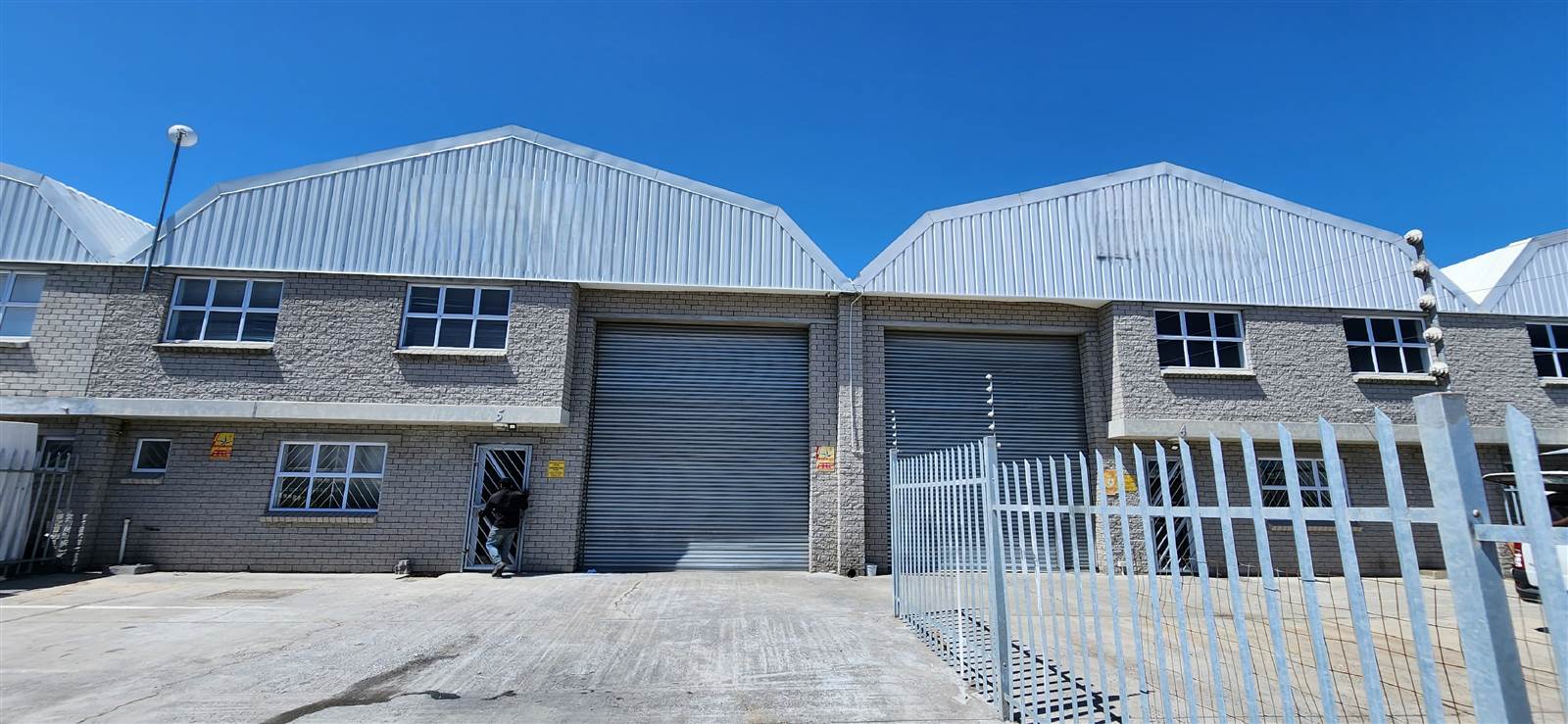 640  m² Industrial space in Parklands photo number 2