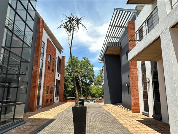 197  m² Commercial space in Highveld