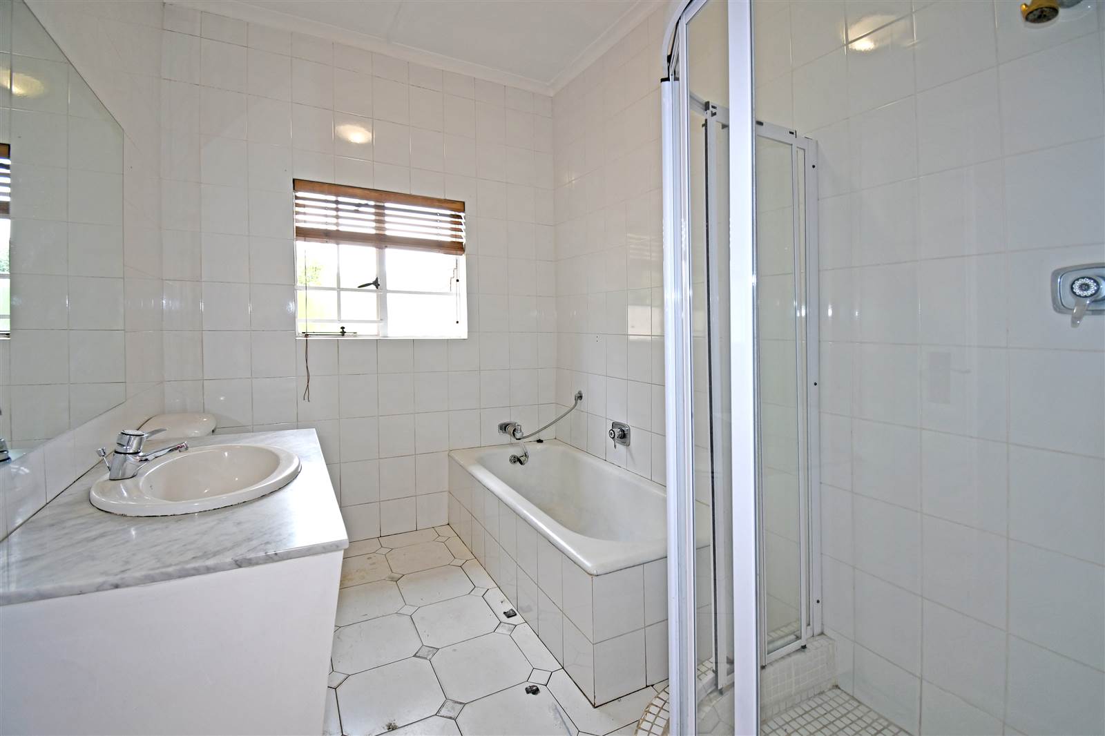 2 Bed House in Parkhurst photo number 12