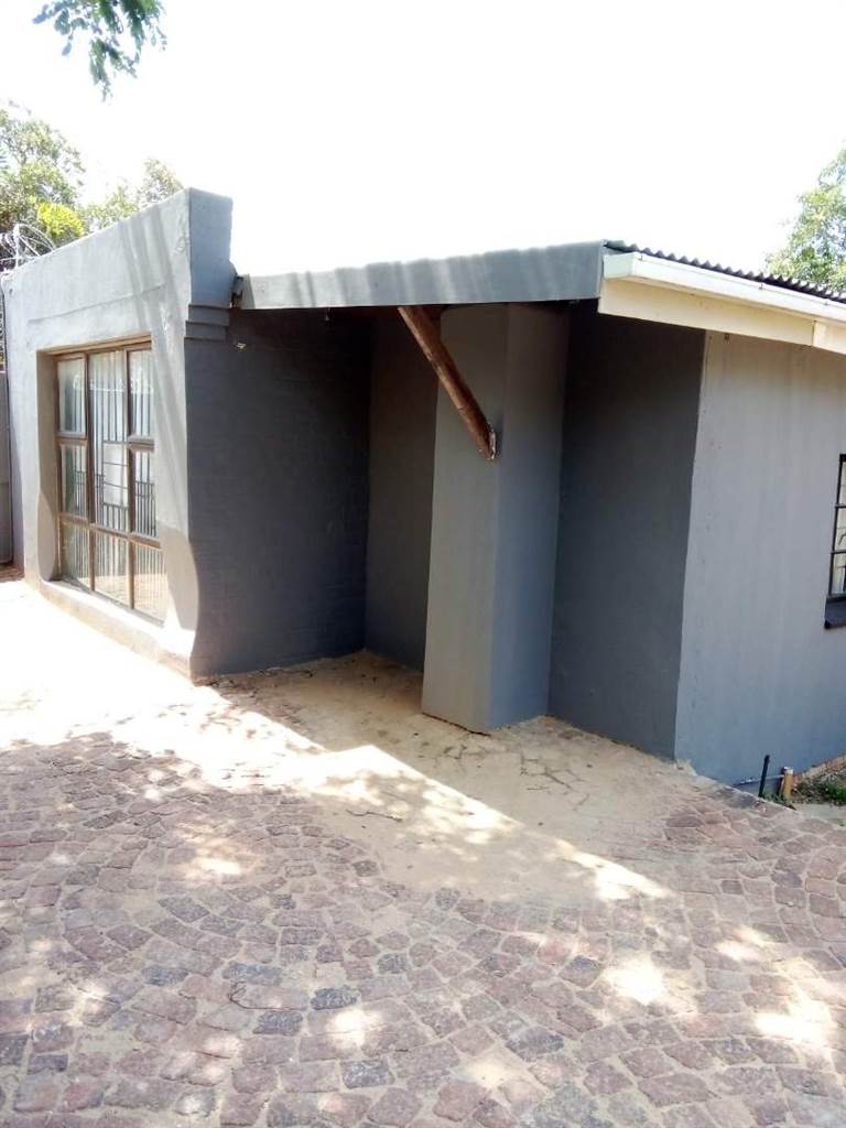 4 Bed House in Auckland Park photo number 23