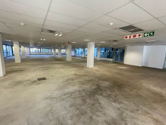 781  m² Commercial space in Die Hoewes photo number 12