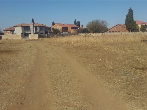 1350 m² Land available in Cultura Park