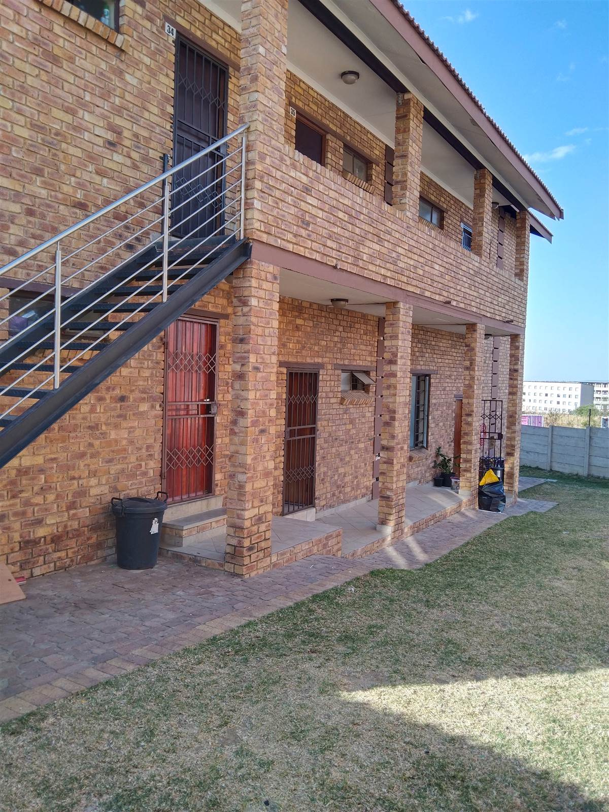 2 Bed Apartment in Olievenhoutbosch photo number 1