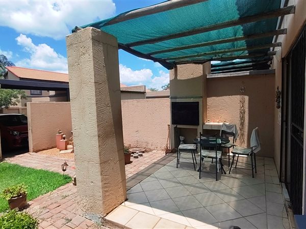2 Bedroom Townhouse 2 Bedroom Townhouse