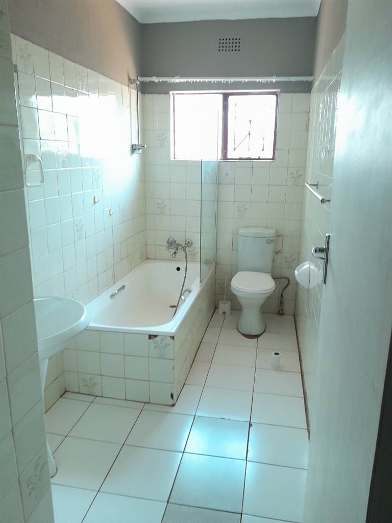3 Bed House in Louis Trichardt photo number 20