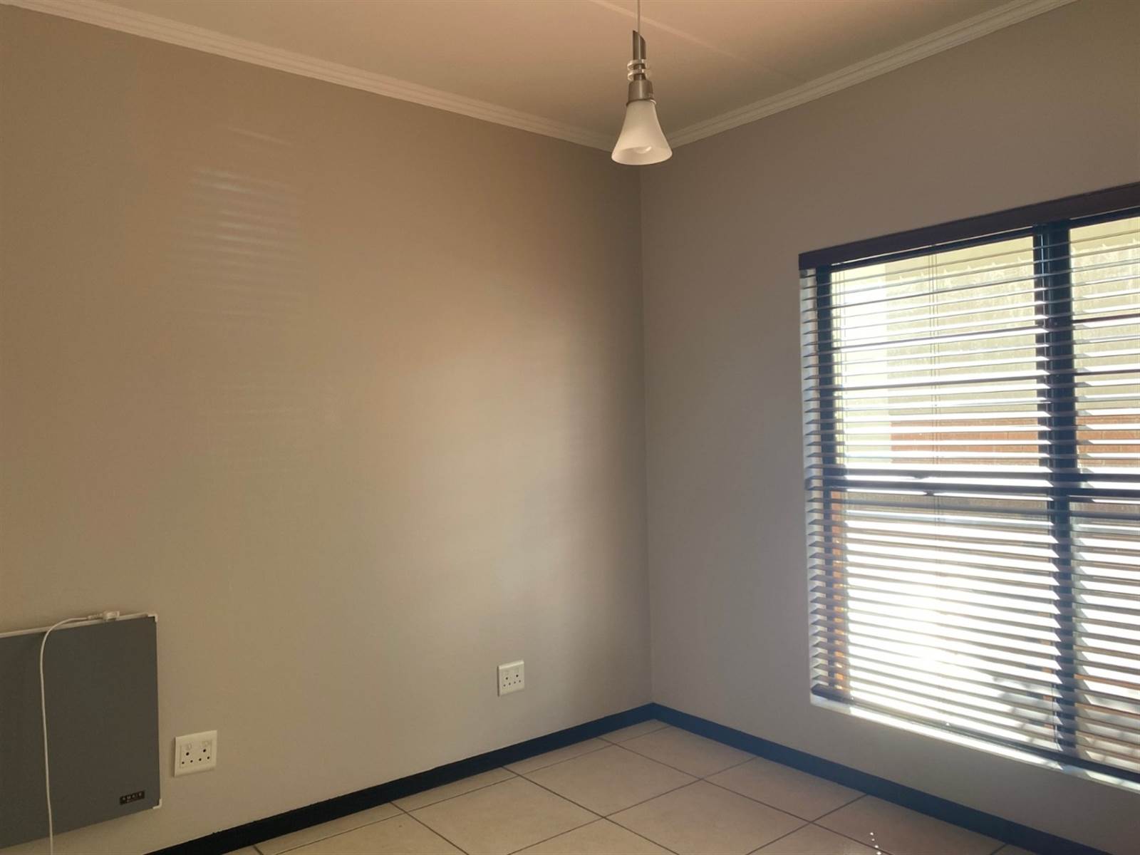 3 Bed Apartment in Fourways photo number 8