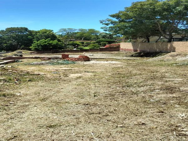905 m² Land available in Meerensee