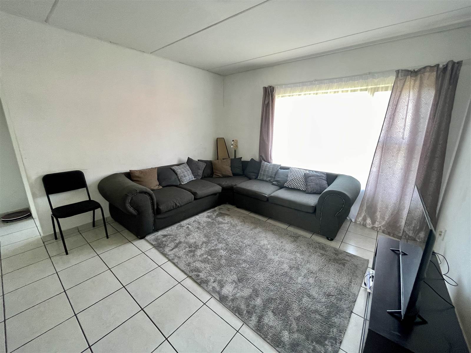 2 Bed Apartment in Cresta photo number 8