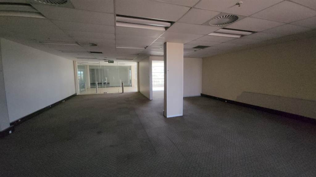7500  m² Commercial space in Ashlea Gardens photo number 10