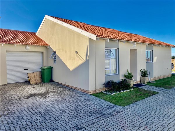 3 Bedroom Townhouse 3 Bedroom Townhouse