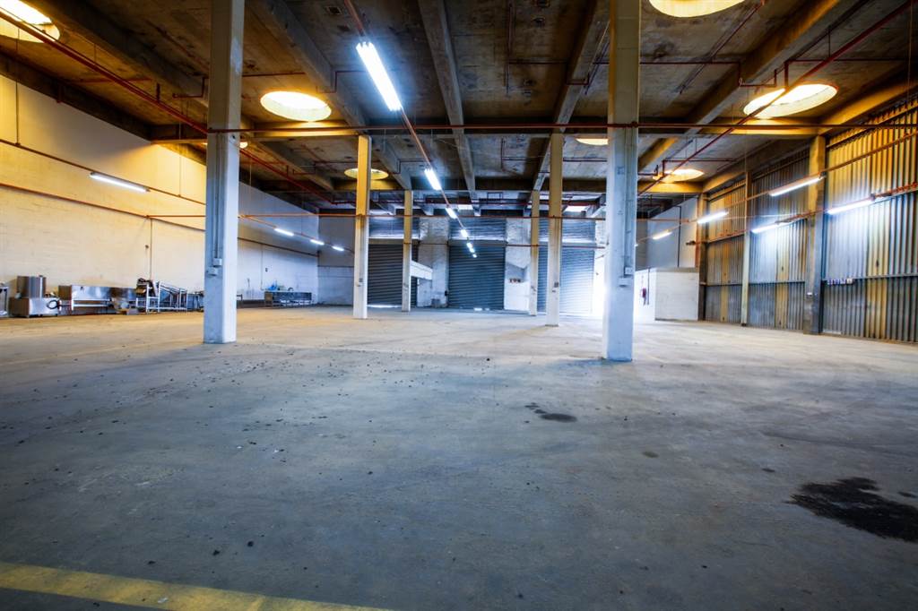 1374  m² Industrial space in Bellville South photo number 2