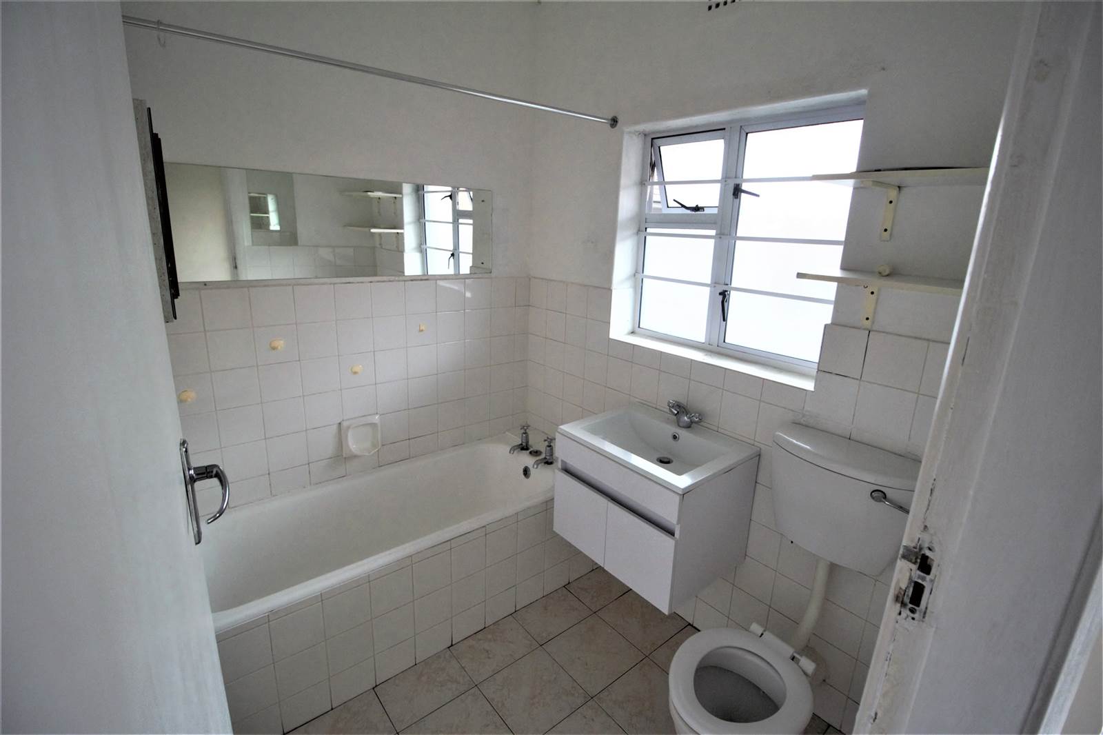 3 Bed Apartment in Diep River photo number 14