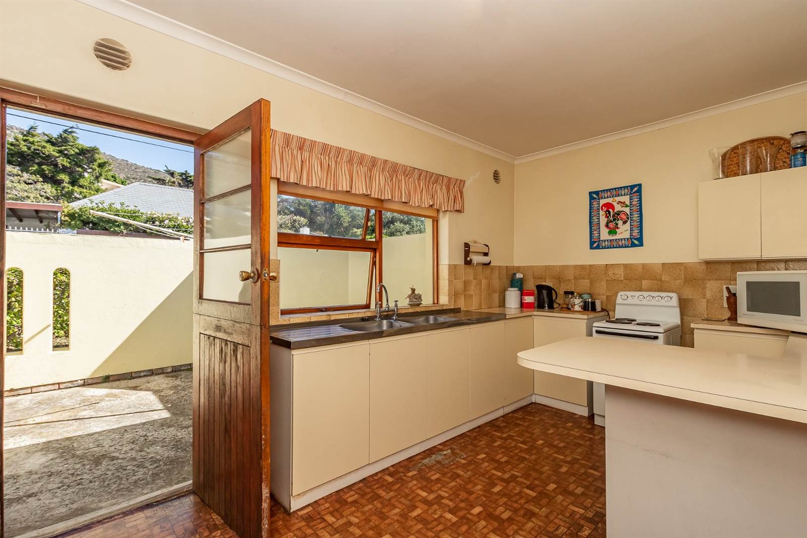 4 Bed House in Fish Hoek photo number 15