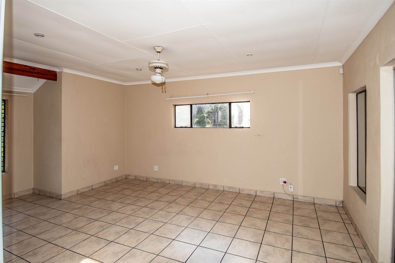 4 Bed House in Nelspruit photo number 11