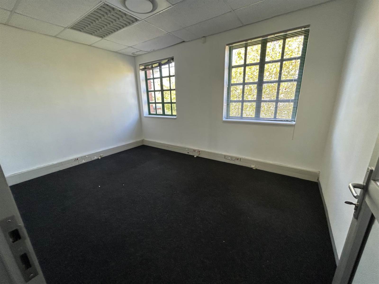91  m² Office Space in Claremont photo number 6