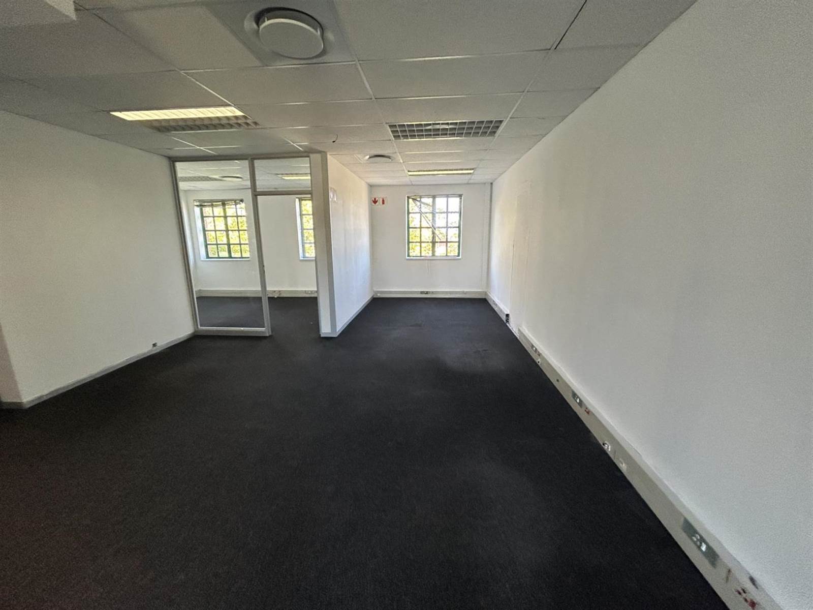 91  m² Office Space in Claremont photo number 4
