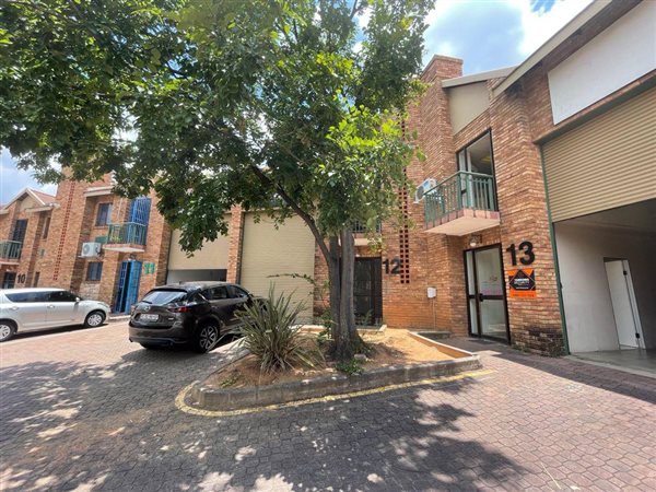 298  m² Industrial space in Olivedale