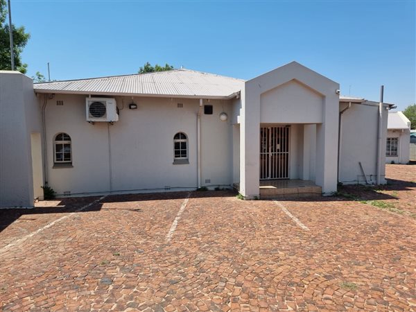 460  m² Commercial space in Northmead