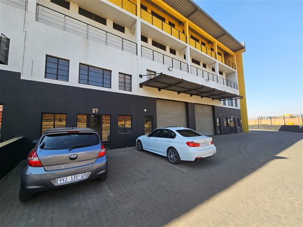 378  m² Industrial space