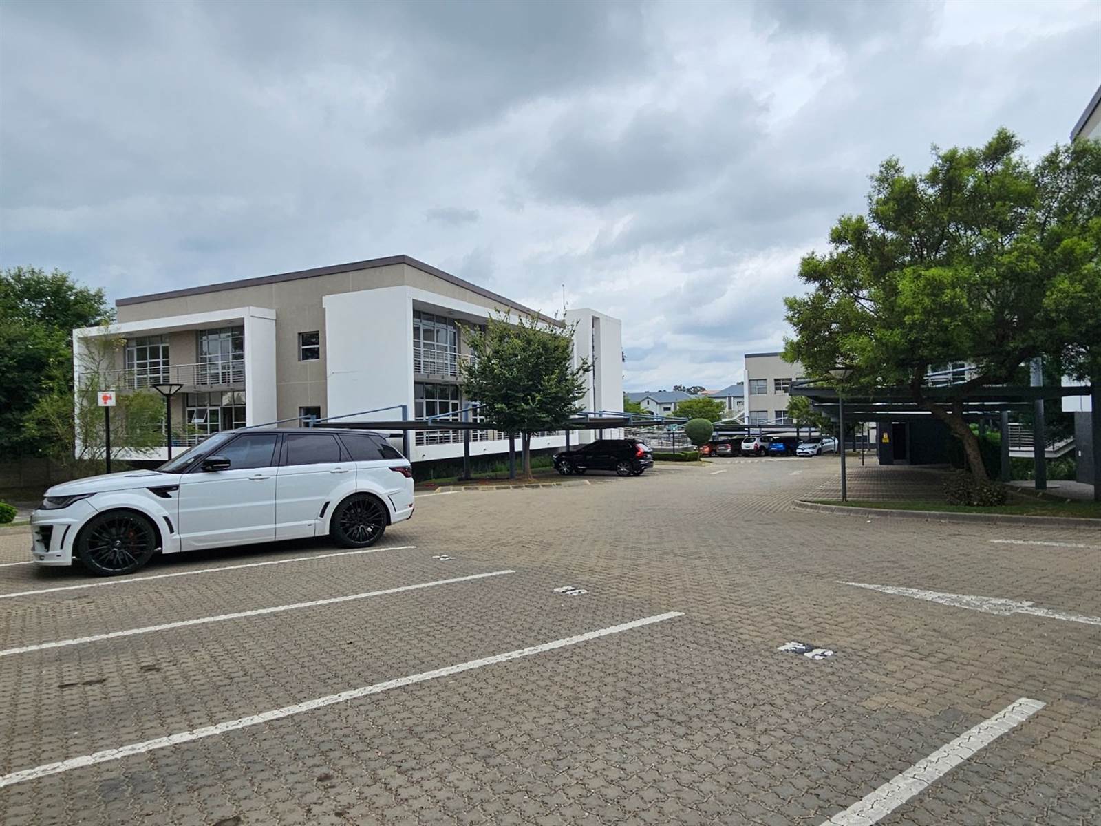 221  m² Commercial space in Fourways photo number 1