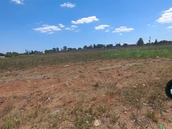 4 047 m² Land