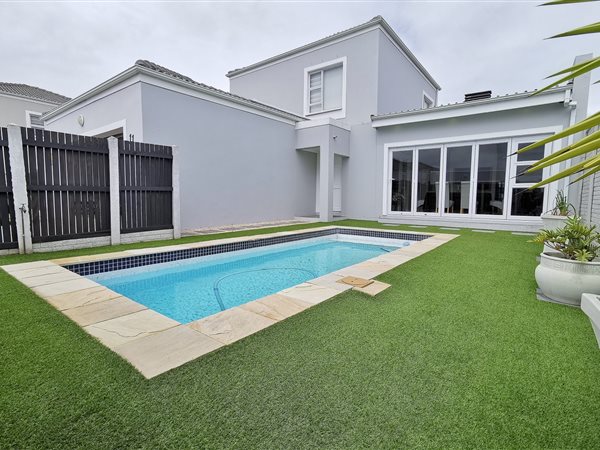 3 Bedroom Townhouse 3 Bedroom Townhouse