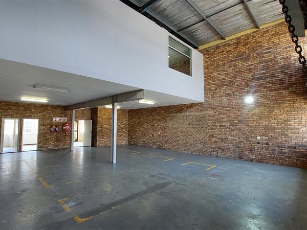 279  m² Industrial space