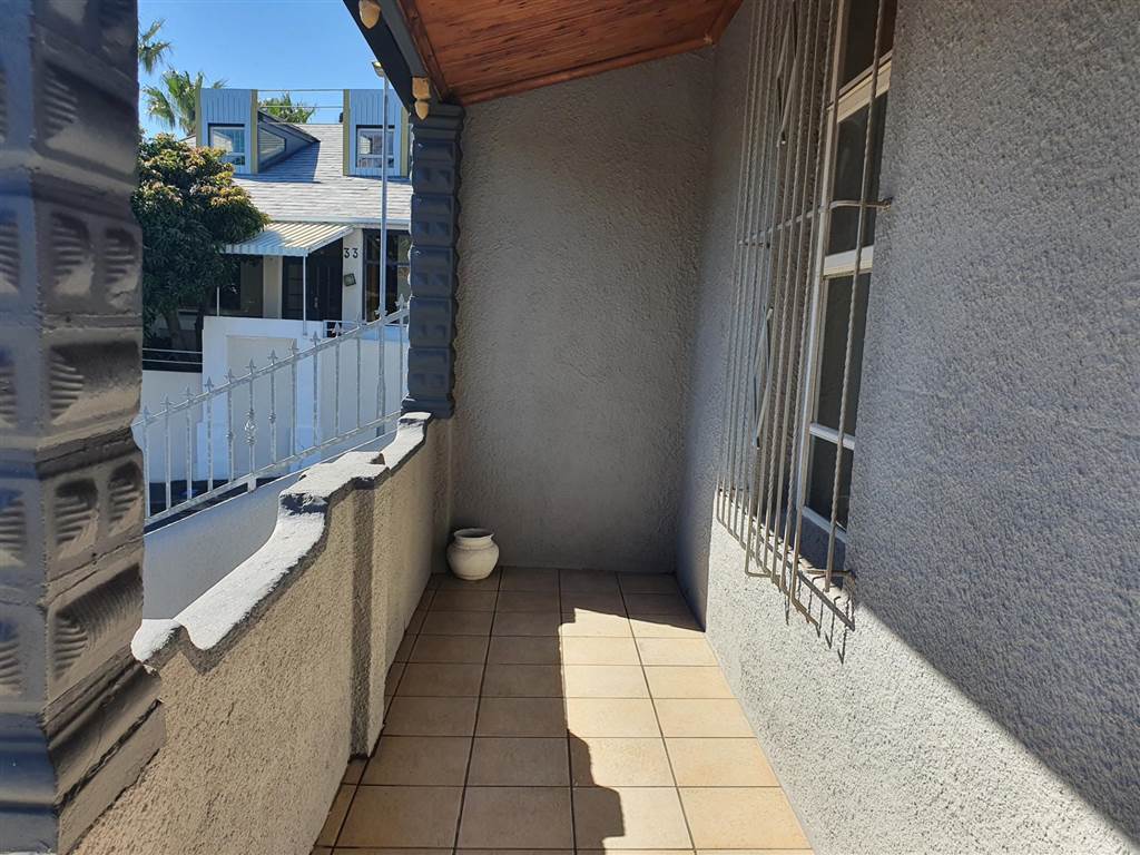 2 Bed House to rent in Walmer Estate RR4202632 Private Property