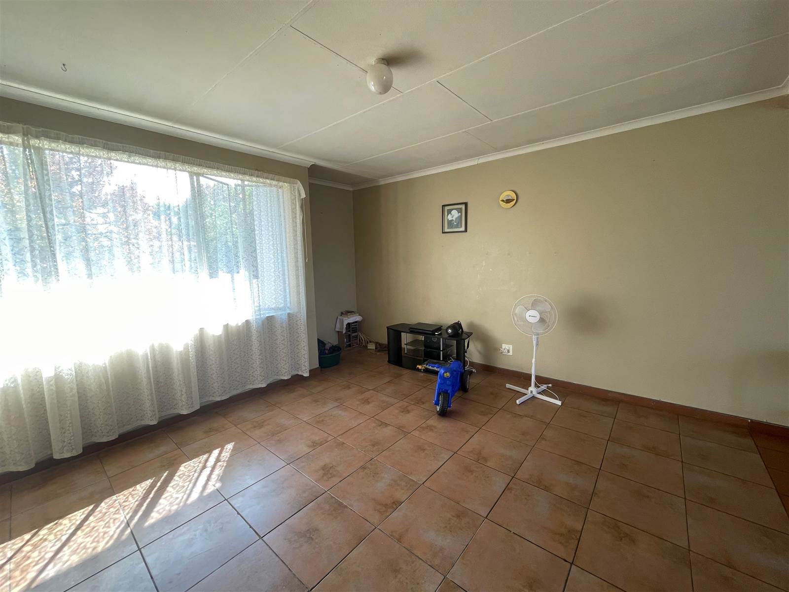 1 Bed Townhouse in Barry Hertzog Park photo number 6