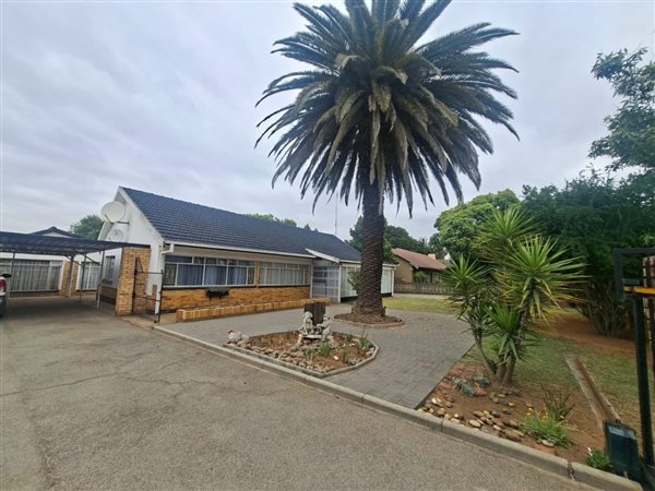 3 Bedroom House 3 Bedroom House