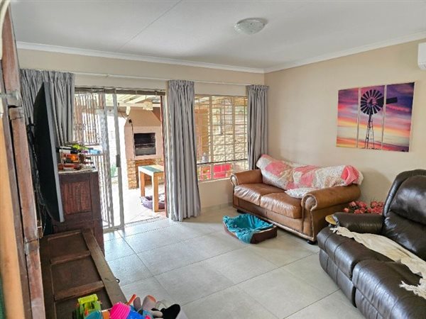 2 Bedroom Townhouse 2 Bedroom Townhouse