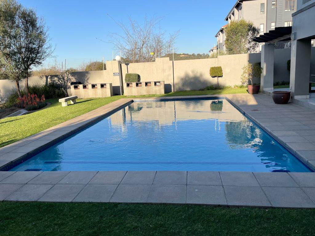 1 Bed Apartment in Lonehill photo number 14