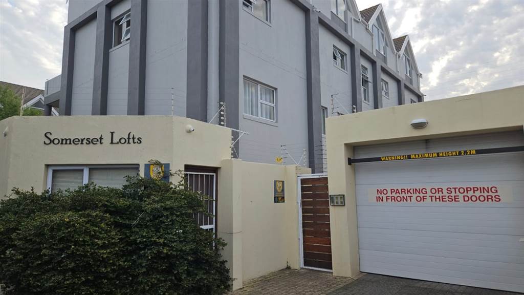 2 Bed Apartment in Somerset West Central photo number 23