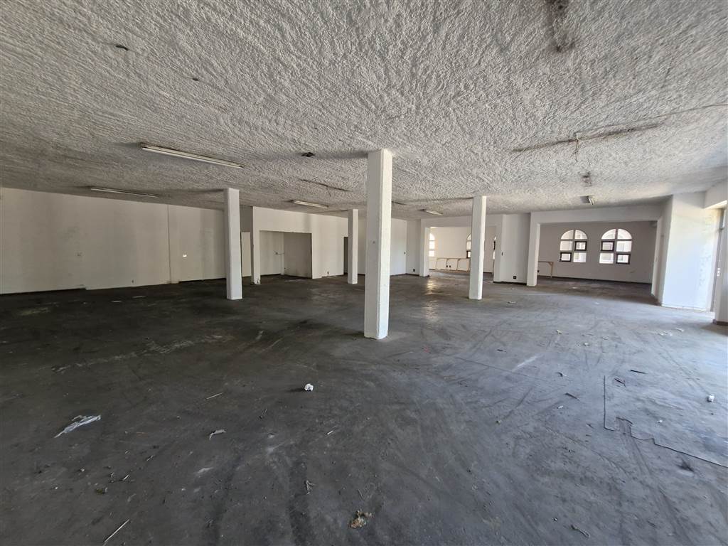 300 m² Industrial space to rent in Halfway House | RR4148119 | Private ...