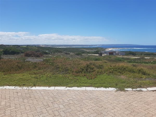 763 m² Land available in Stilbaai