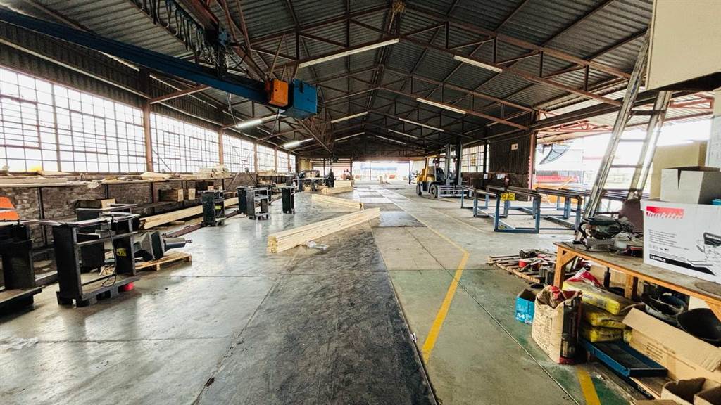 1600  m² Industrial space in Krugersdorp North photo number 1