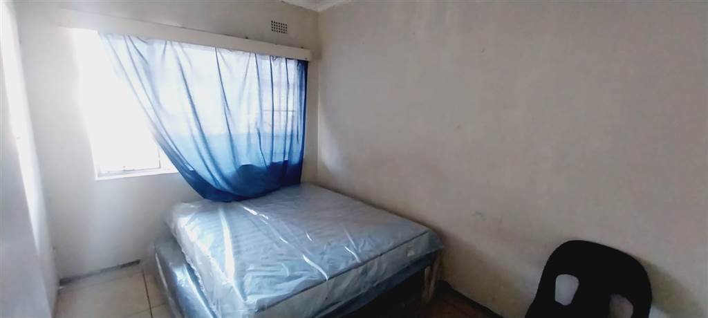 2 Bed Apartment in Kempton Park Central photo number 6