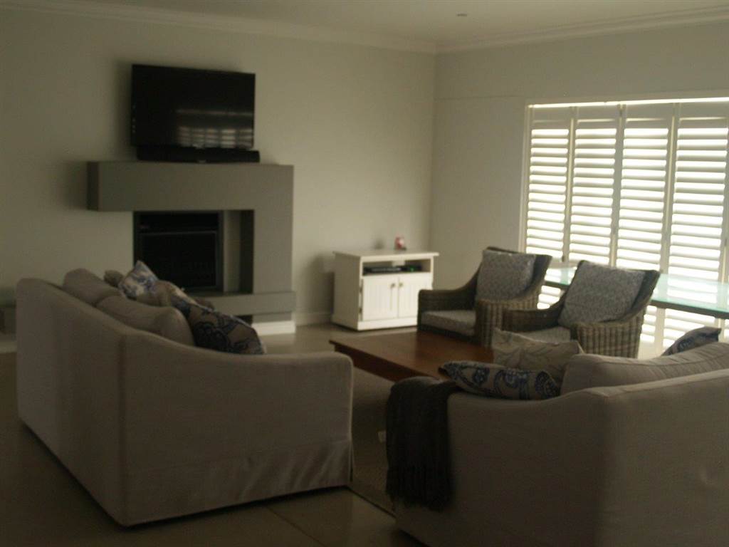 5 Bed Apartment in St Francis Bay Canals photo number 6