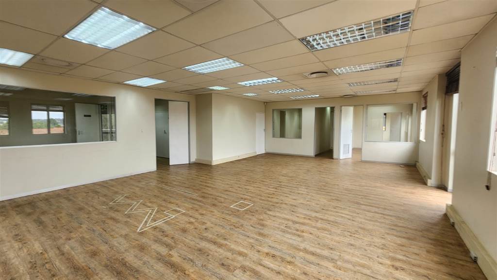 620  m² Commercial space in Die Hoewes photo number 20